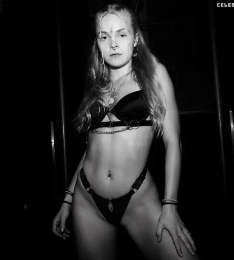 Image 481608 from blondeluna