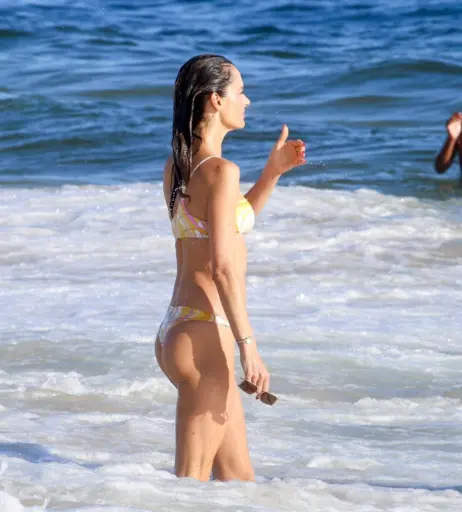 Image 4996336 from Alessandra Ambrosio