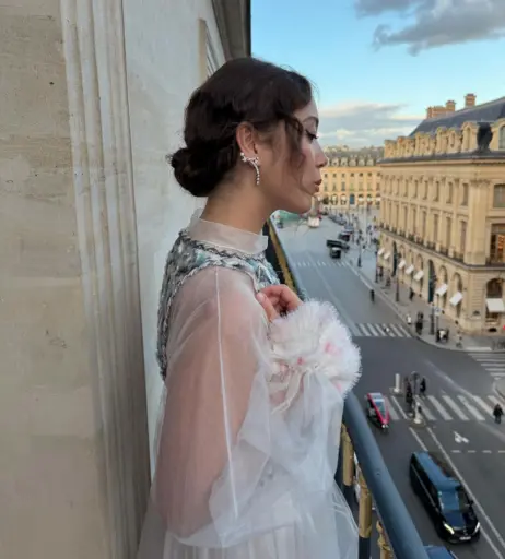 Image 4958320 from Laufey lin