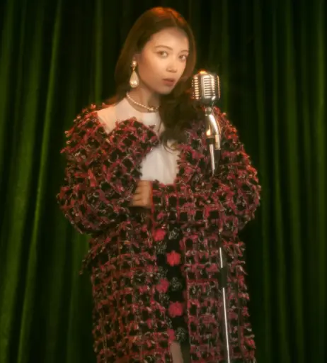 Image 4958260 from Laufey lin