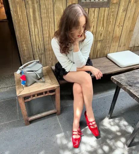 Image 4958215 from Laufey lin