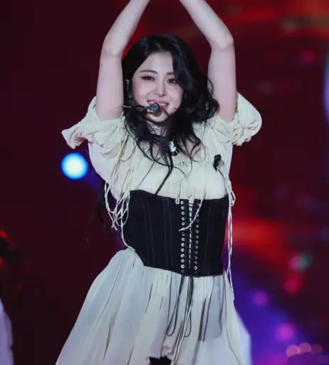 Image 4941211 from Huh Yunjin 허윤진 | LESSERAFIM