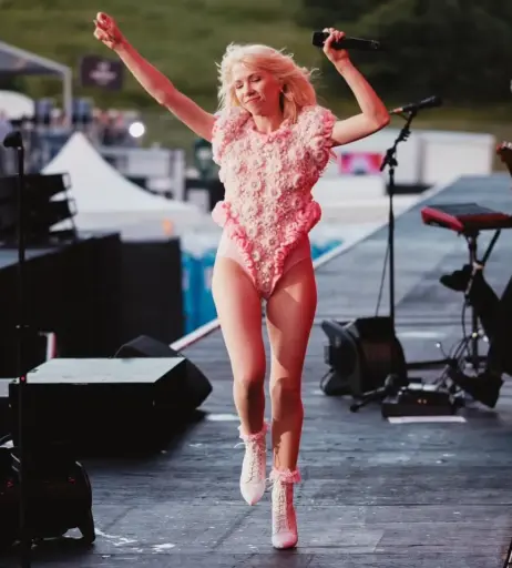 Image 4911494 from Carly Rae Jepsen