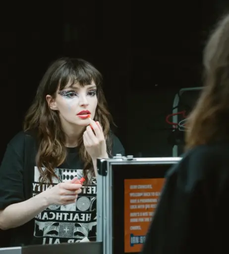 Image 4496832 from Lauren Mayberry (Singer)