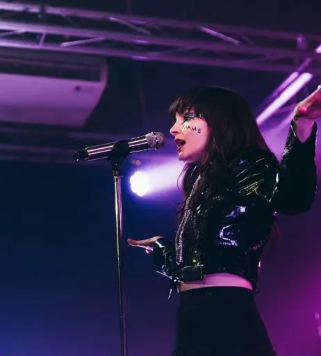 Image 4496283 from Lauren Mayberry (Singer)