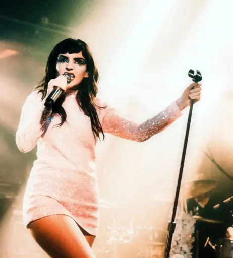 Image 4497003 from Lauren Mayberry (Singer)