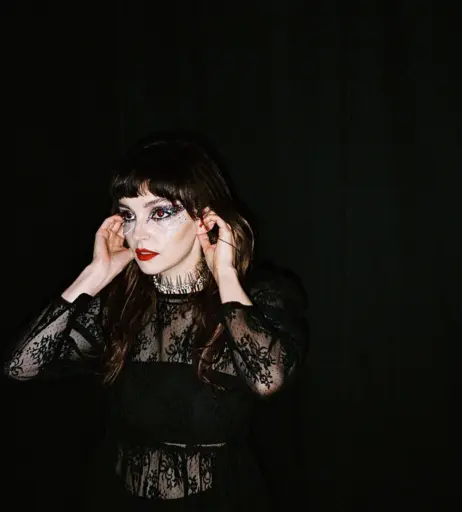 Image 4497371 from Lauren Mayberry (Singer)