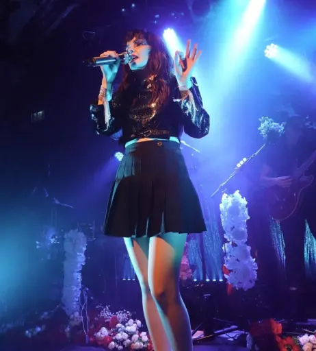 Image 4494200 from Lauren Mayberry (Singer)