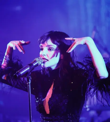 Image 4491154 from Lauren Mayberry (Singer)