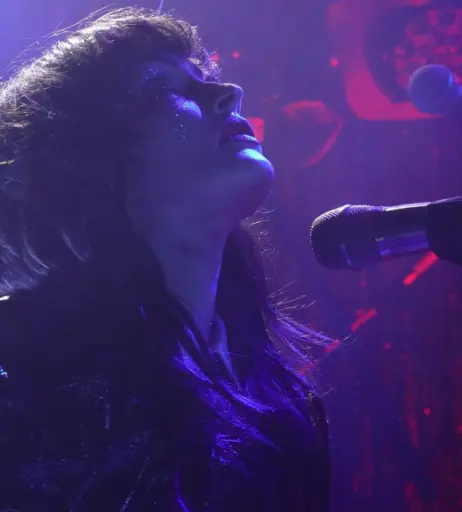 Image 4493959 from Lauren Mayberry (Singer)