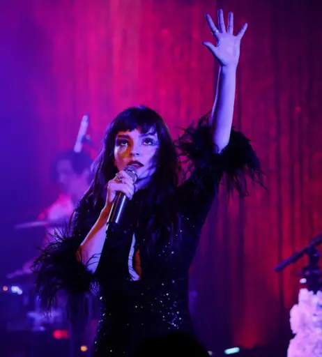 Image 4490851 from Lauren Mayberry (Singer)