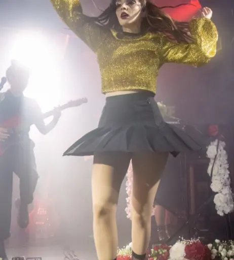 Image 4490461 from Lauren Mayberry (Singer)