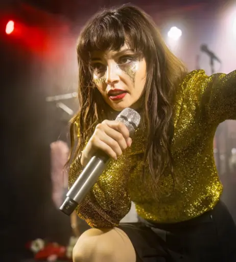 Image 4490155 from Lauren Mayberry (Singer)