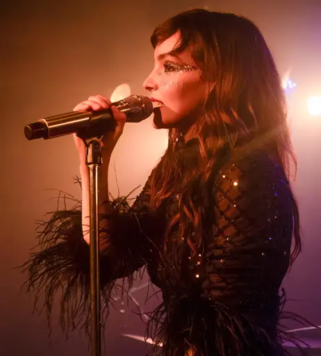 Image 4490907 from Lauren Mayberry (Singer)