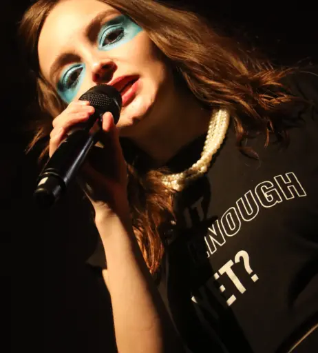 Image 4499817 from Lauren Mayberry (Singer)