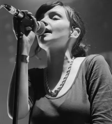 Image 4499537 from Lauren Mayberry (Singer)