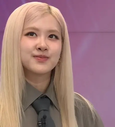 Image 4498878 from Rosé || Roseanne Park - BLΛƆKPIИK ( BLACKPINK )