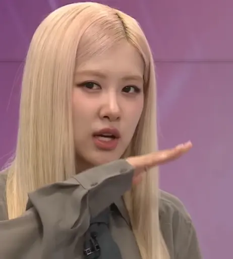 Image 4498860 from Rosé || Roseanne Park - BLΛƆKPIИK ( BLACKPINK )