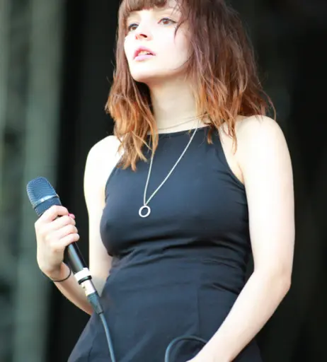 Image 4498511 from Lauren Mayberry (Singer)