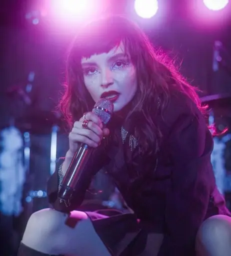 Image 4498531 from Lauren Mayberry (Singer)