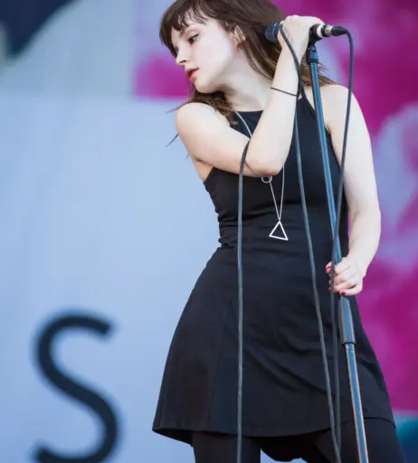 Image 4498381 from Lauren Mayberry (Singer)