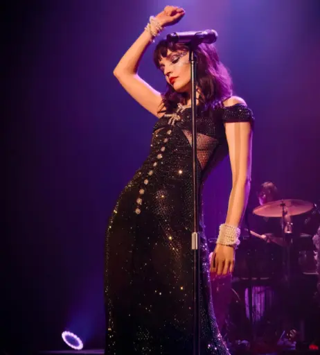 Image 4487495 from Lauren Mayberry (Singer)