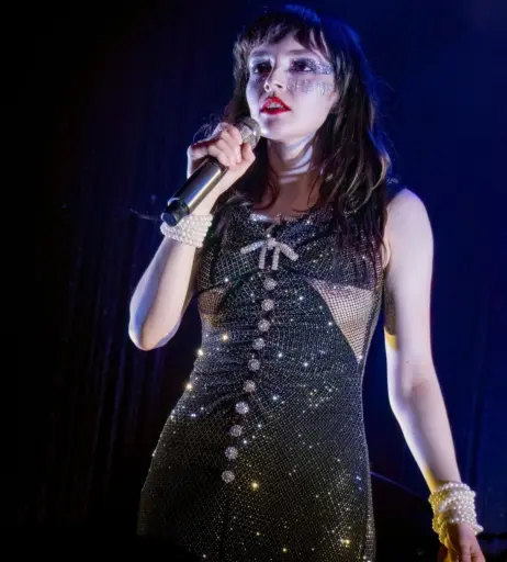Image 4487658 from Lauren Mayberry (Singer)
