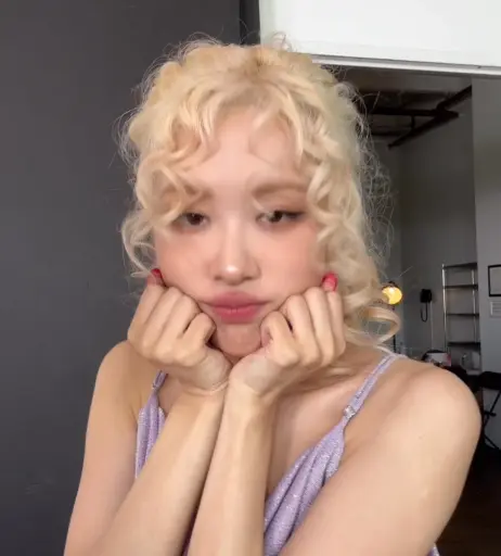 Image 4484412 from Rosé || Roseanne Park - BLΛƆKPIИK ( BLACKPINK )