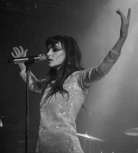 Image 4484973 from Lauren Mayberry (Singer)