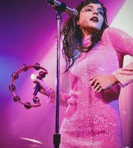 Image 4481175 from Lauren Mayberry (Singer)