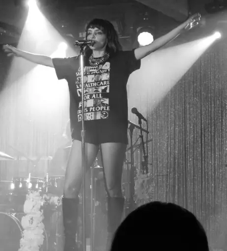 Image 4483698 from Lauren Mayberry (Singer)