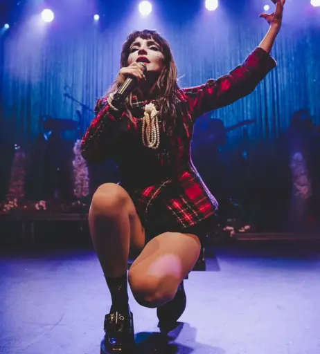 Image 4489235 from Lauren Mayberry (Singer)