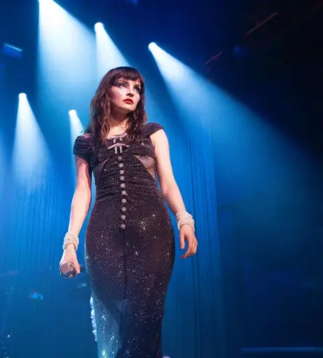 Image 4488512 from Lauren Mayberry (Singer)