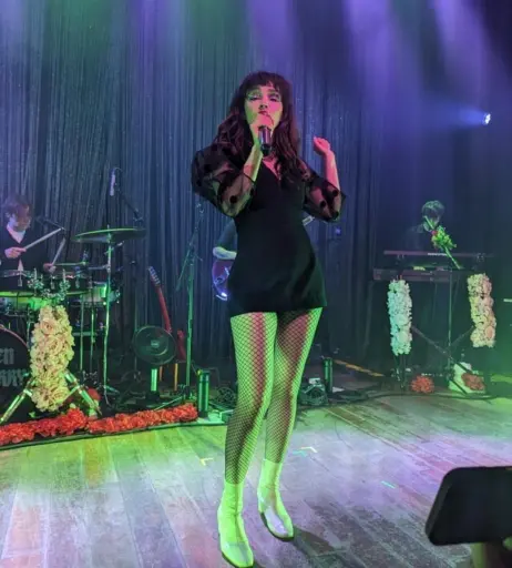 Image 4475495 from Lauren Mayberry (Singer)