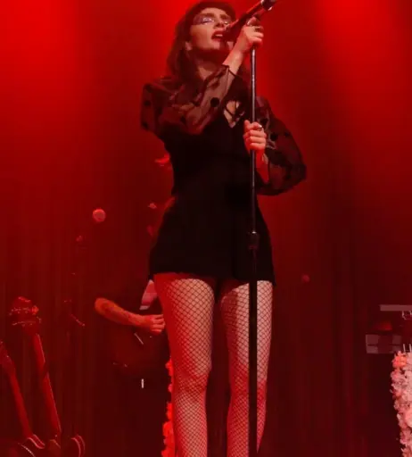 Image 4475481 from Lauren Mayberry (Singer)