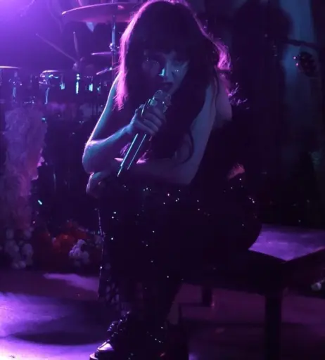 Image 4476384 from Lauren Mayberry (Singer)