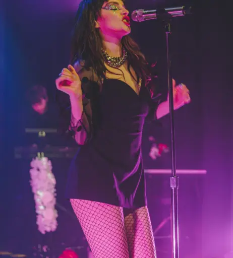 Image 4477460 from Lauren Mayberry (Singer)