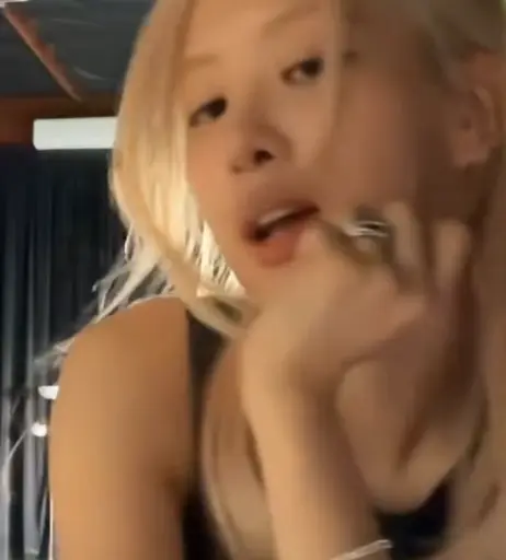 Image 4477428 from Rosé || Roseanne Park - BLΛƆKPIИK ( BLACKPINK )
