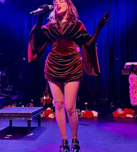 Image 4477099 from Lauren Mayberry (Singer)