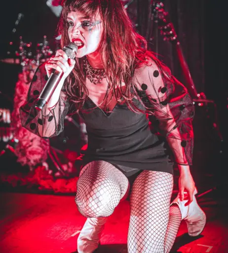 Image 4477374 from Lauren Mayberry (Singer)
