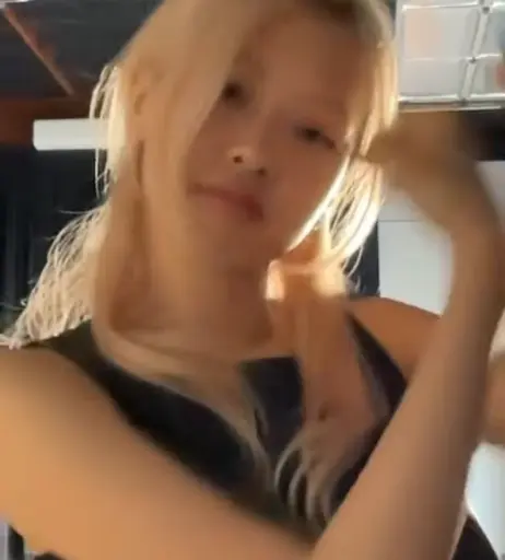 Image 4477246 from Rosé || Roseanne Park - BLΛƆKPIИK ( BLACKPINK )
