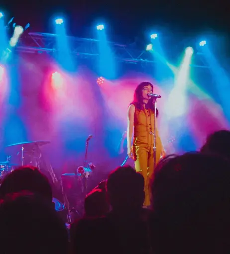 Image 4472400 from Lauren Mayberry (Singer)