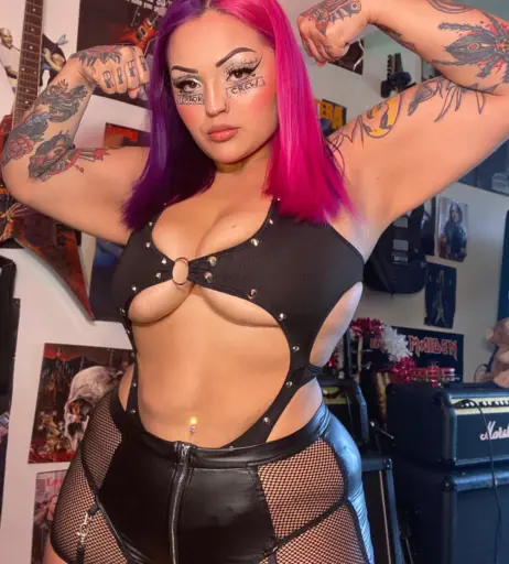 Image 4472788 from Women of Metal