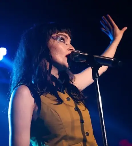 Image 4472629 from Lauren Mayberry (Singer)