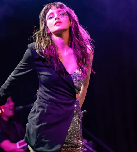 Image 4472041 from Lauren Mayberry (Singer)