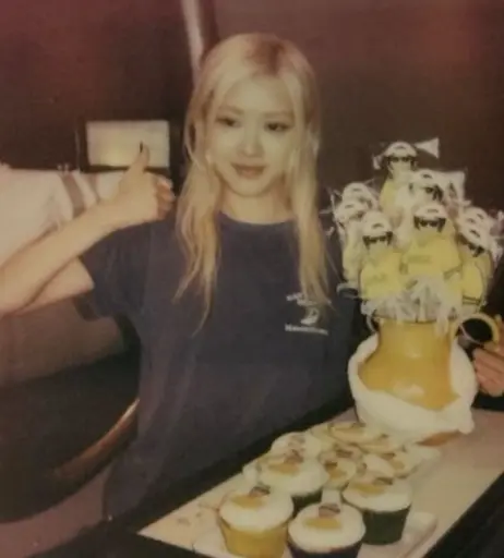 Image 4472257 from Rosé || Roseanne Park - BLΛƆKPIИK ( BLACKPINK )