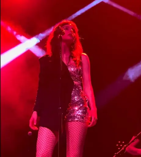 Image 4473404 from Lauren Mayberry (Singer)