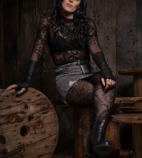Image 4473772 from Women of Metal