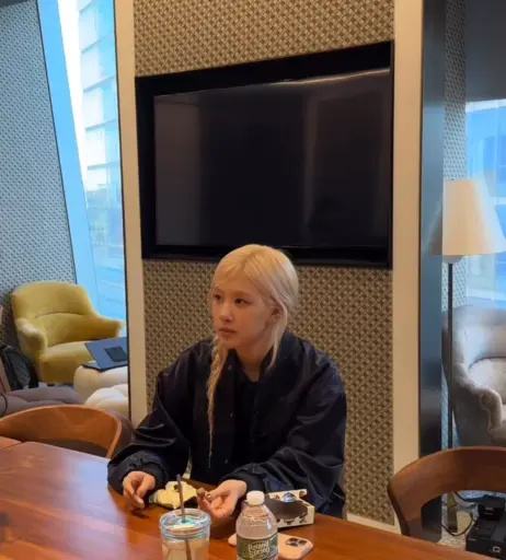 Image 4473711 from Rosé || Roseanne Park - BLΛƆKPIИK ( BLACKPINK )