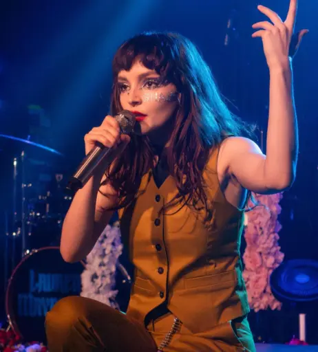 Image 4473280 from Lauren Mayberry (Singer)